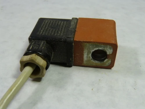 Lucifer Sperry Vickers 488980F-24 Solenoid Coil w/Connector 2.5W 24VDC USED