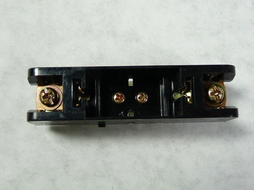 IDEC NR22 Plug-In Circuit Breaker Base 20A 250V USED