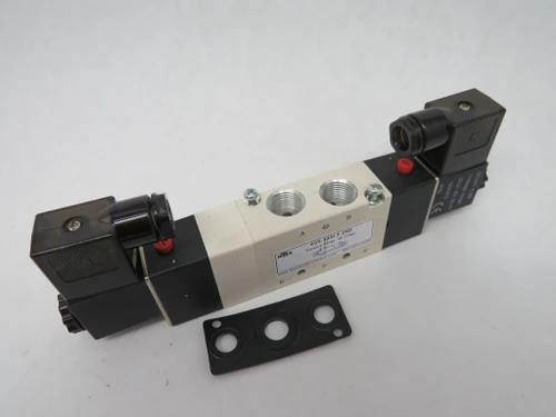 Nitra AVS-533C3-24D Pneumatic Solenoid Valve 3/8"/1/4" NPT 20-115 psi USED