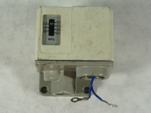 SMC IS300002L1 Pressure Switch 0.1-0.7MPa USED