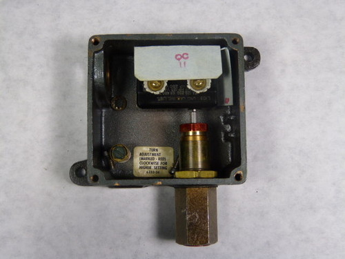 United Electric J11X Model 272 Pressure Switch 0-250 PSI 15A 125/250VAC USED