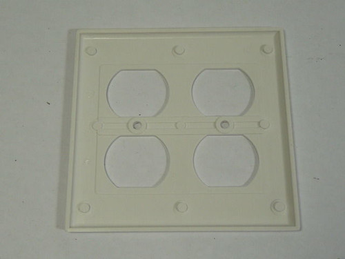Leviton 001-88016 Duplex Device Receptacle Wallplate White USED
