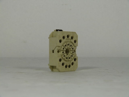 Honeywell ZVE11 250VAC 10A 11 Pin Relay Base USED