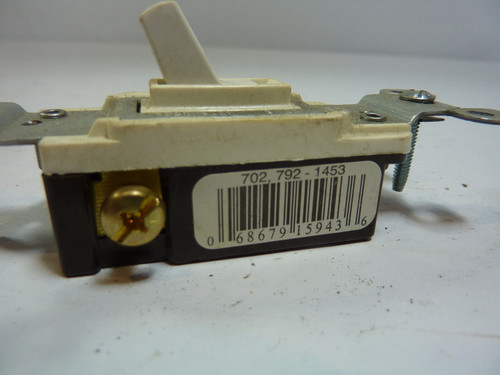 Leviton 1453-W Toggle Switch 15 Amp 120V USED