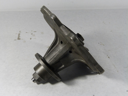 International 677856C2 Water Pump With Seal USED
