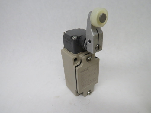 Omron D4B-2111N Roller Lever Limit Switch 1NO 1NC G1/2 BOX DAMAGE NEW