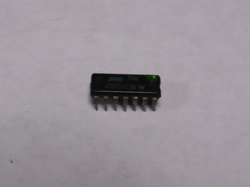 Motorola MC14023CP Integrated Circuit 14-Pin USED