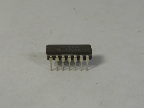 Motorola MC1733L Integrated Circuit Chip 14-Pin NOP