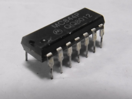 Motorola MC844P Dual 4-Input NAND 14-Pin USED