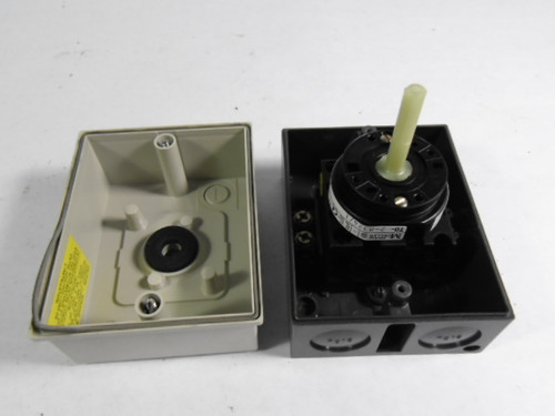 Moeller T0-2-8324/I-E Rotary Cam Switch/Enclosure USED