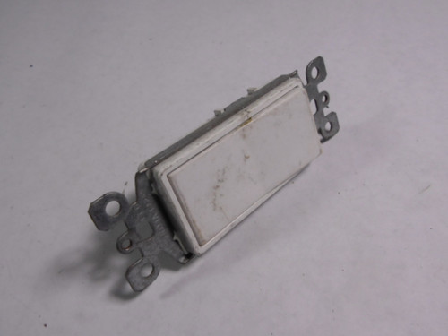 Leviton 5601-2W Rocker Switch White 15A 120/277V USED