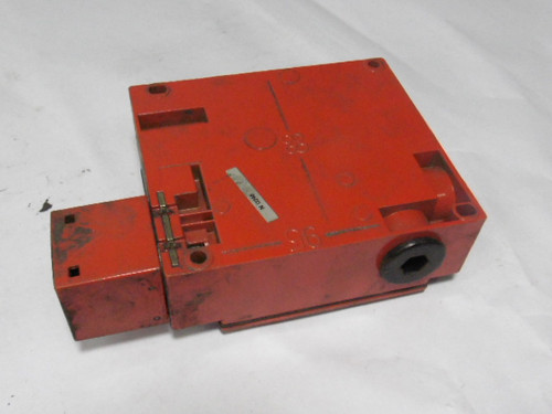 Telemecanique XCS-E8333 Solenoid Safety Interlock Switch  USED