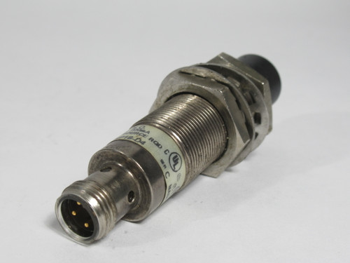 Allen-Bradley 872C-D8NP18-D4 Proximity Sensor 10-30VDC 200mA 8mm USED