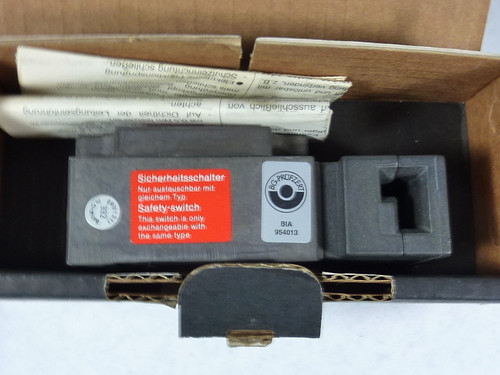 Euchner NZ1VZ-528E Safety Switch 230V 6A ! NEW !