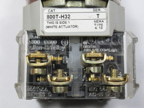 Allen-Bradley 800T-H32A Series T Cylinder Lock Switch 1NO 1NC C/W Key USED