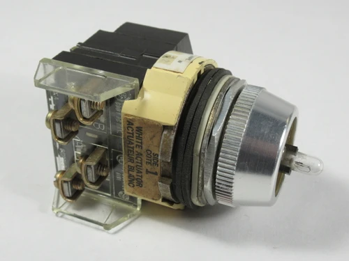 Allen-Bradley 800T-16HX2KB6AX Ser N Selector Switch 120VAC No Lens 1NO 1NC USED