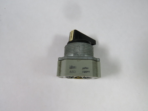 IDEC ASD2L10N Switch Actuator No Contacts 2-Position USED