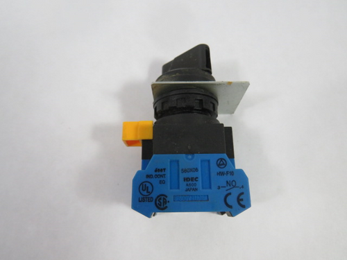 IDEC HW1S-3TF20 Selector Switch 2NO 3-Position USED