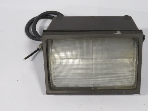 Hubbell Wall Mount Floodlight 2.50/1.43/1.25/1.10A 120/208/240/277V 60Hz USED