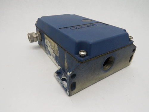Eaton 8171B-6501 70 Series Photoelectric Sensor 90-132VAC 13VA 50/60Hz. USED