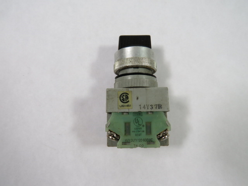 Izumi ASW220 Selector Switch 125-300VAC 3-5A 2NO 2-Position USED