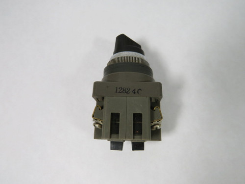 Izumi ASS211N Selector Switch 125-300VAC 3-5A 1NO/1NC 2-Position USED