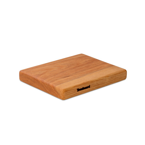 Small oak chopping board by Treeboard. These cutting boards are organic. made of one piece of wood with no glue or petroleum products.