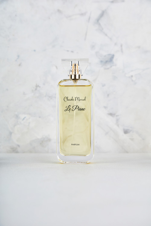 "Le Piano" is a fragrance dedicated to courageous, brave and modern women who prefer luxury and elegance. "Le Piano" belongs to the floral and vanilla family.

THE NOTES
TOP NOTES
The perfume opens with Calabrian Bergamot and Sicilian Oranges and Sicilian Grapefruit.
HEART NOTES
It continues to the foundation of pure extract of Rose and Jasmine; with a Fruity touch of Litchi.
BASE NOTES
The last touch of the perfume is Indonesian Patchouli, Haitian Vetiver, Bourbon Vanilla and White Musk unfolding the entire soul of the perfume.