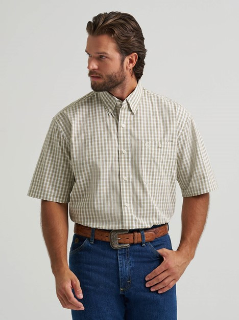 Wrangler® Men's George Strait™ Green Check Short Sleeve One Pocket Button Down Shirt