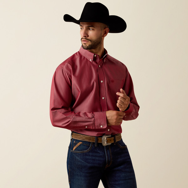 Ariat Men's Rhubarb Wrinkle Free Solid Pinpoint Oxford Long Sleeve Shirt