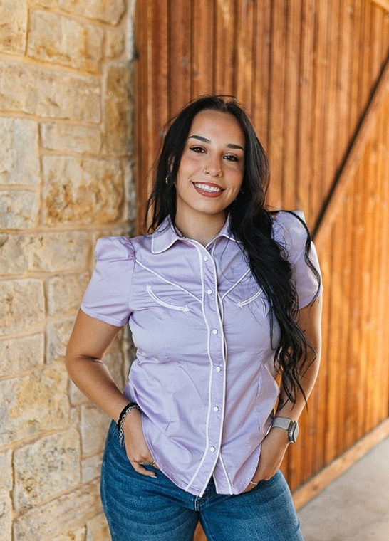 Women's Lavender Contrast Arrow Pearl Snap Puff Sleeve Top