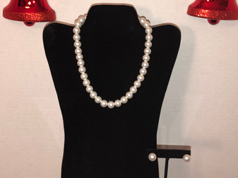 Women’s Pearl Necklace with Matching Earrings