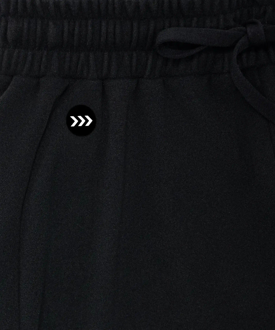 Excel Jogger, black jogger tapered leg and hem detail