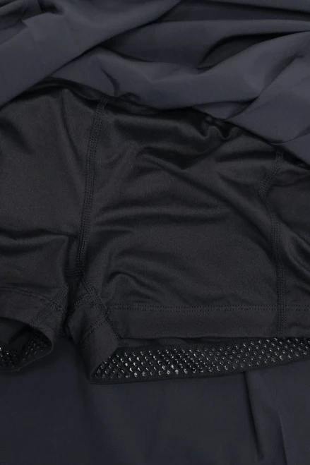 Pursue Skort, black HydrApex undershort with silicone leg grippers