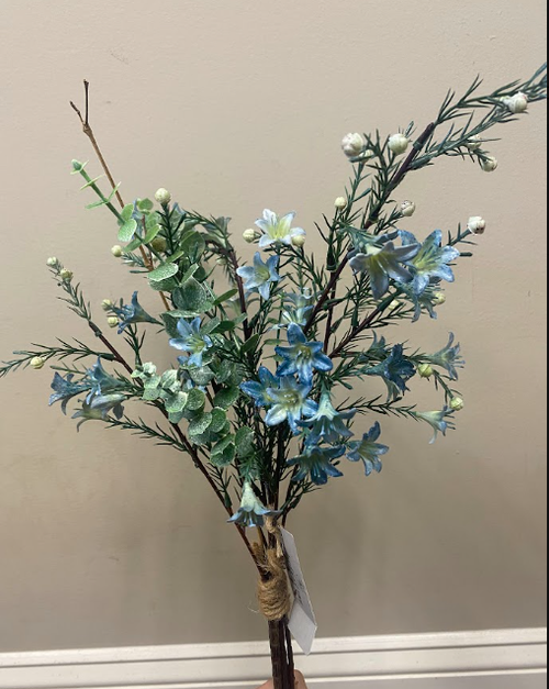 20" Eucalyptus & Blue Floral