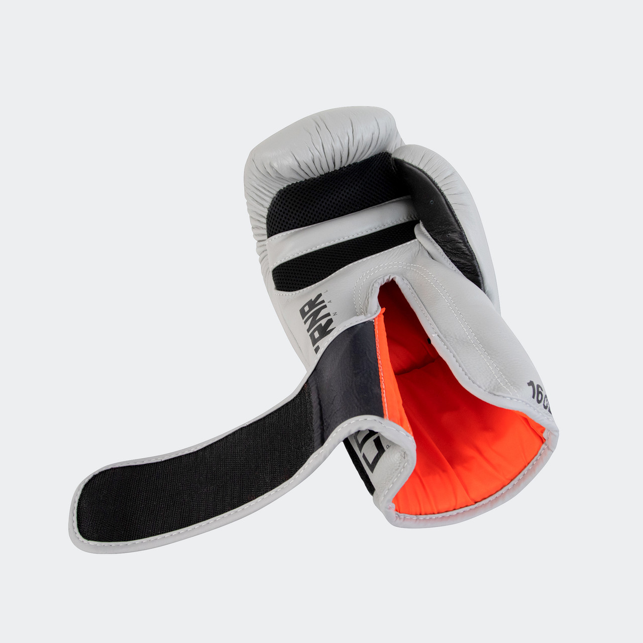 THAISMAI コンビネーションミット HMIT TrainAIR Boxing Gloves | Cement | Combat Corner