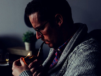 How to Smoke Tobacco Indoors Without Ruining Your Home