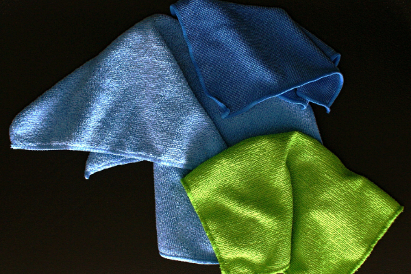  microfiber cloth is an essential, scratch-free tool used to clean, buff, and polish the exterior briar bow