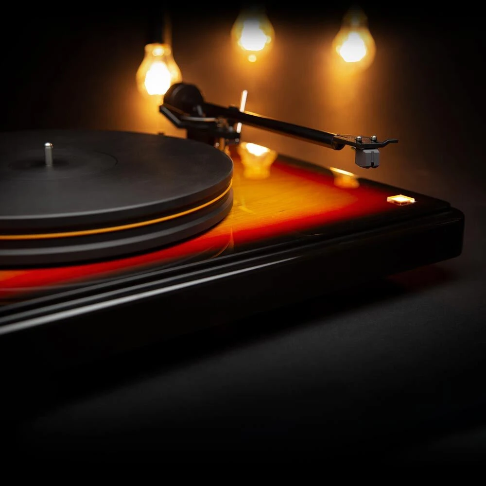 MoFi Electronics - Fender x MoFi PrecisionDeck Turntable