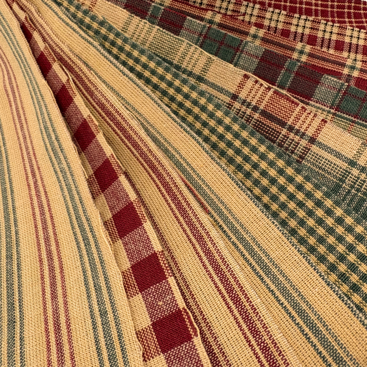 Vintage Christmas Homespun Fabric 2.5 X 44 inch Roll (Jelly Roll) - 22 pc. Vintage Christmas Homespun Fabric 2.5 X 44 inch Roll (Jelly Roll) - 22 pc.