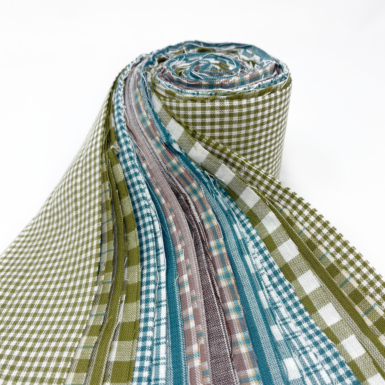 Bluegrass Homespun Fabric 2.5 X 44 inch Precut Roll (Jelly Roll) - 22 pc. Bluegrass Homespun Fabric 2.5 X 44 inch Precut Roll (Jelly Roll) - 22 pc.