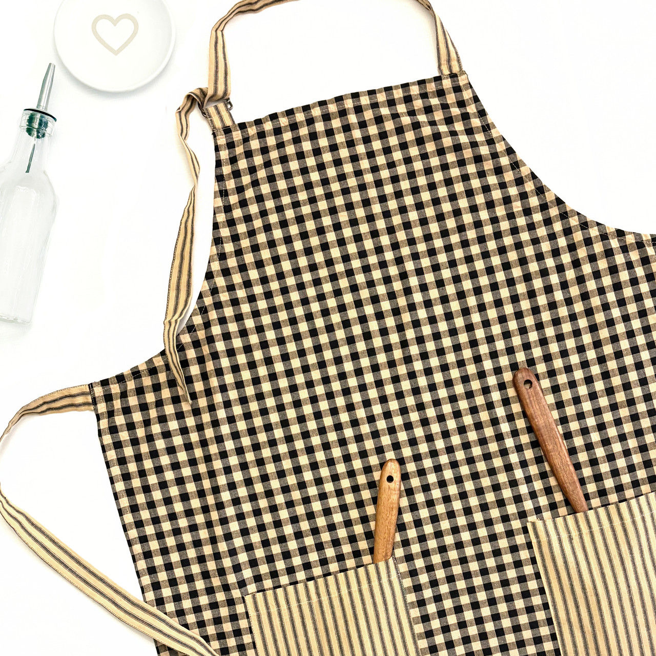 Primitive Black Plaid Hostess Apron with Gift Bag