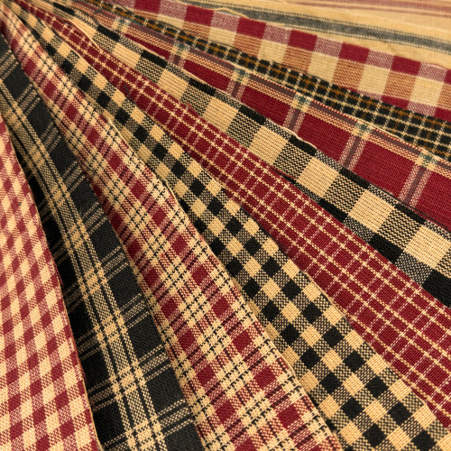 Farmhouse Red Homespun Fabric 2.5 X 44 inch Precut Roll (Jelly Roll) - 22 pc.