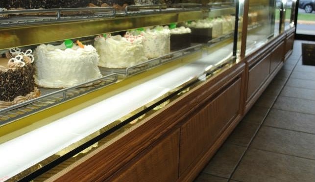 refrigerated bakery display cases