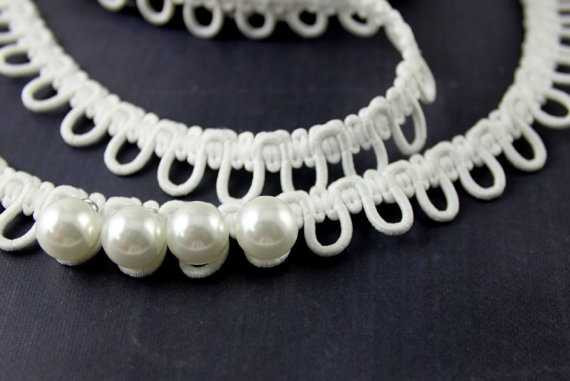 Plastic Ivory Pearl Buttons on the coordinated button loop sample