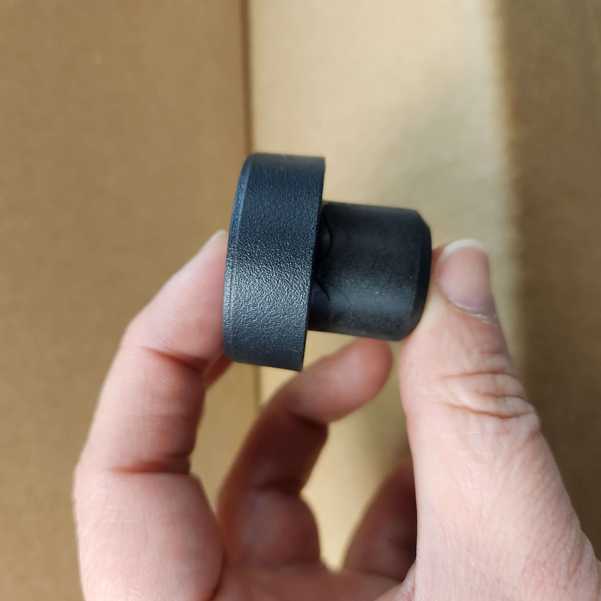 21.5 mm Black Rubber Bar Top Cork - Synthetic T-Bar Bottle Stopper