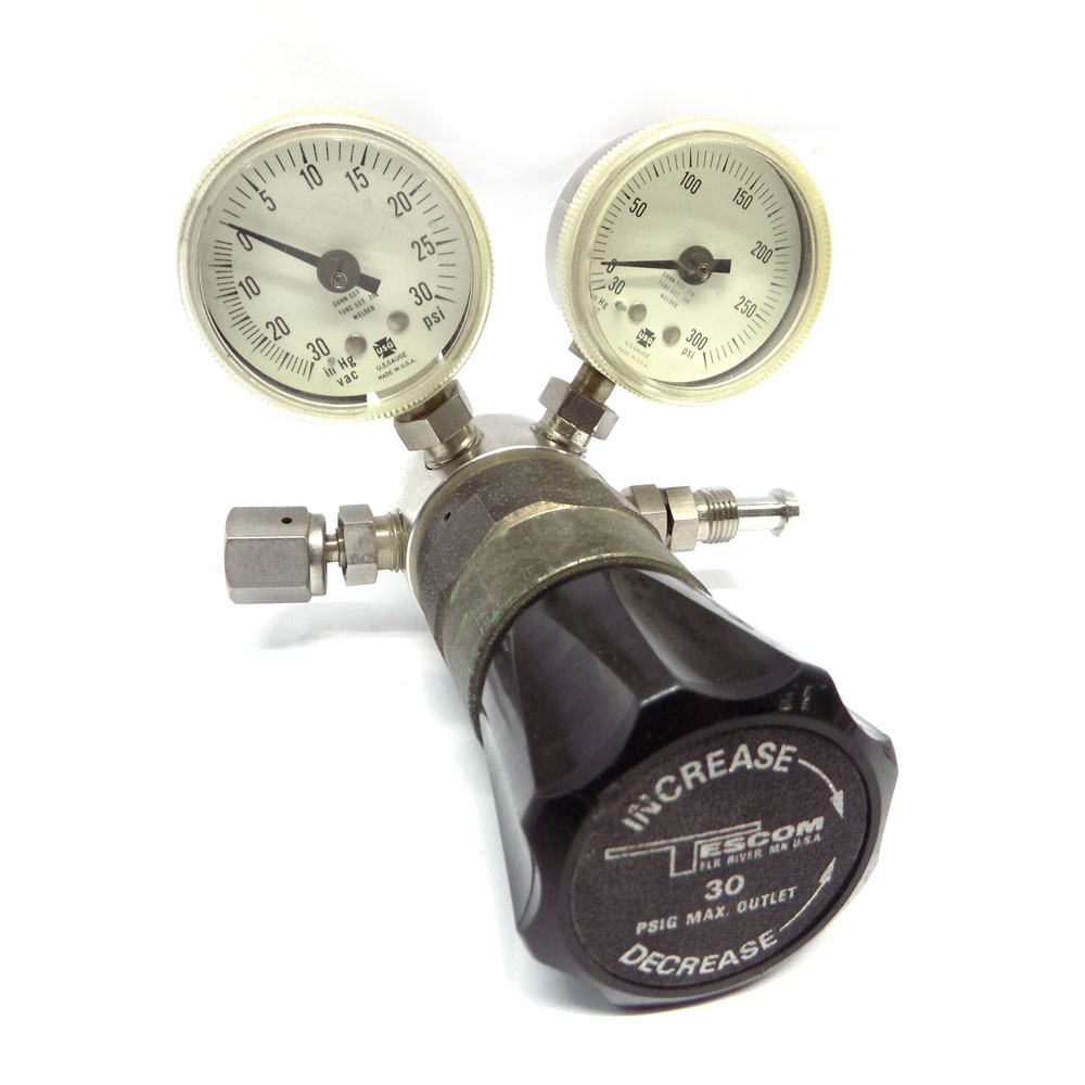ADATTATORE E CALIBRO CGA320 doppia valvola con calibro durevole nuovo ADATTATORE E CALIBRO CGA320 doppia valvola con calibro durevole nuovo