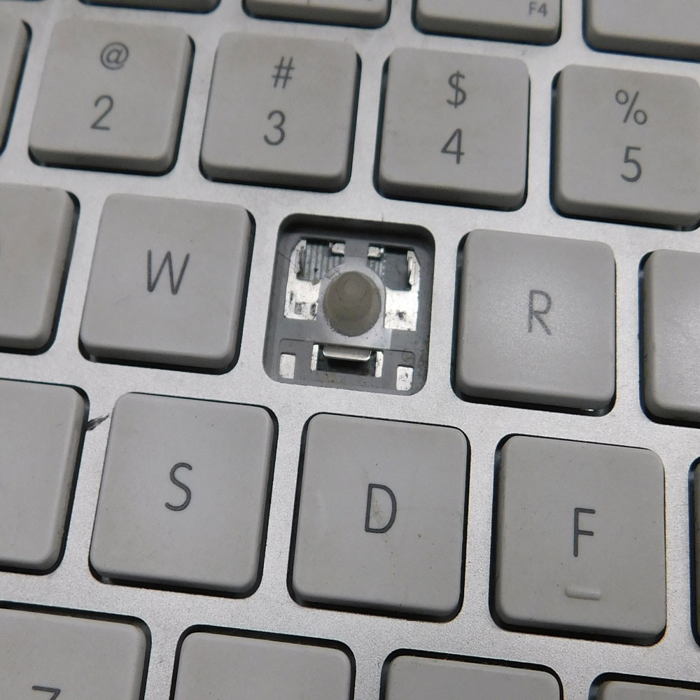 Apple A1243 USB 2.0 Aluminum Wired Keyboards MISSING E KEY - Parts