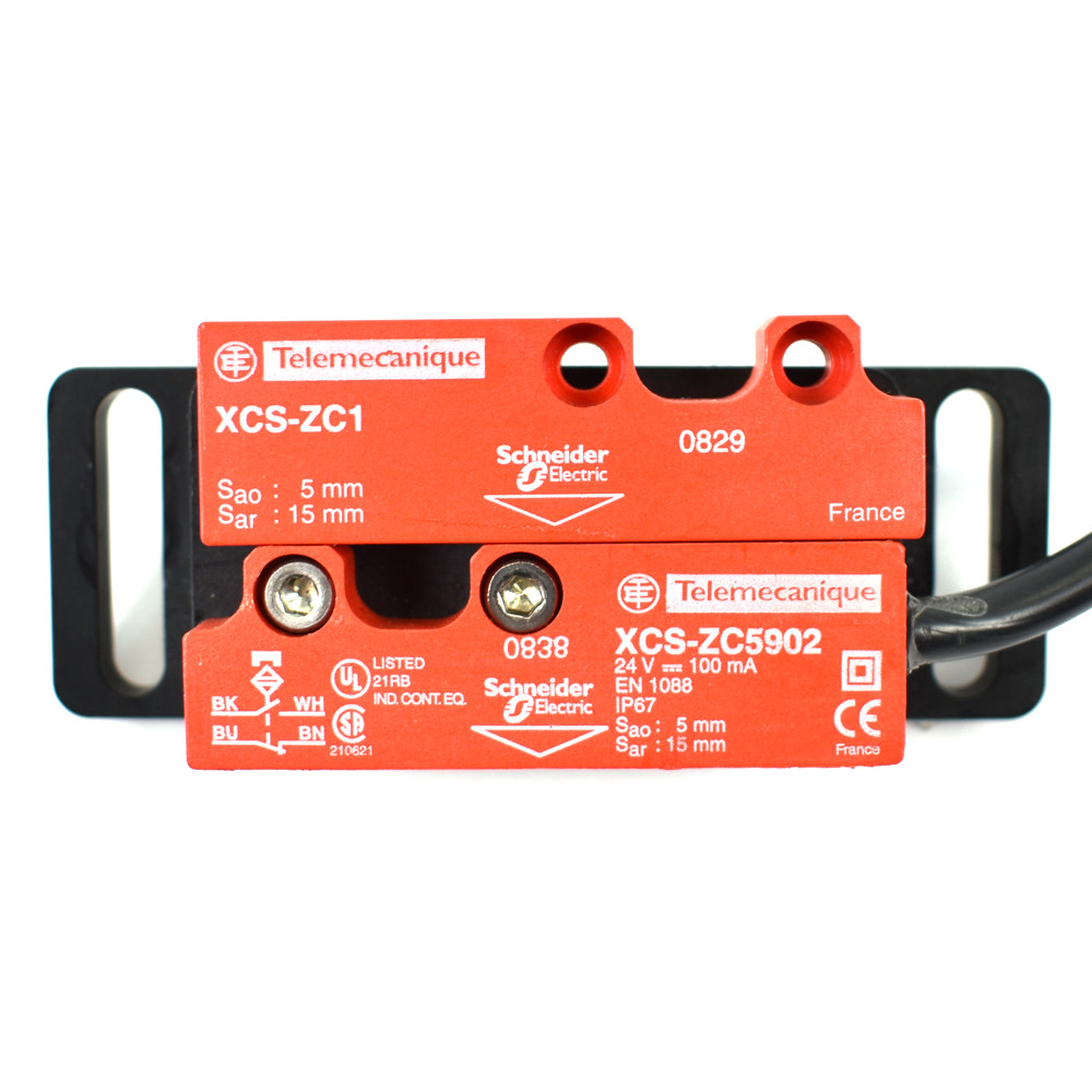 Telemecanique XCS-ZC1 / XCS-ZC5902 Coded Magnetic Safety Switch