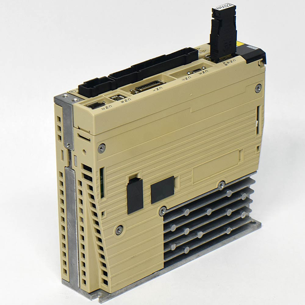 Yaskawa Electric SGDV-R90A11A Servo Drive 3 Phase 0-230VAC 0-400Hz